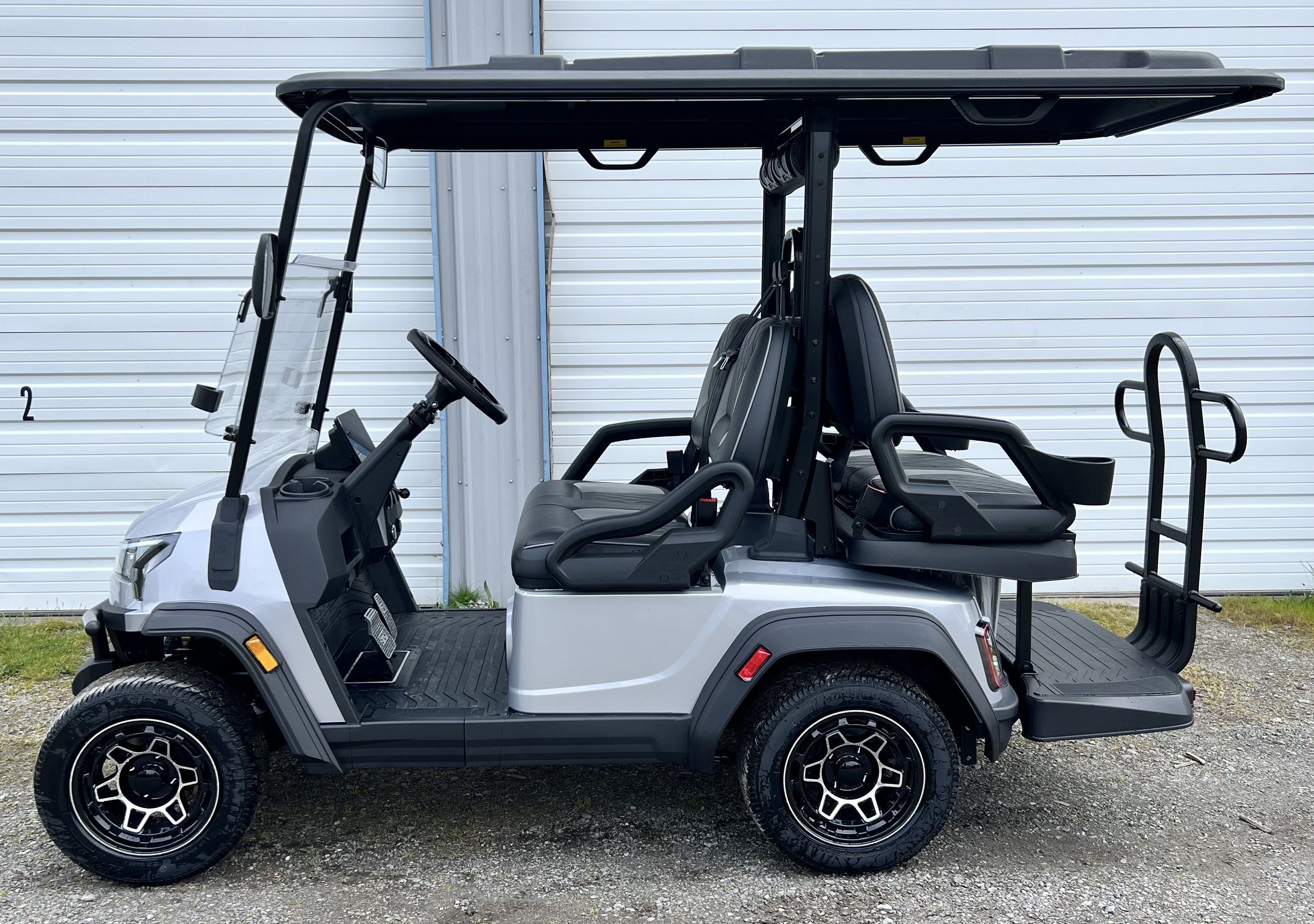 2026 ICON i40X Electric - Lithium - SILVER Golf Car - Electric