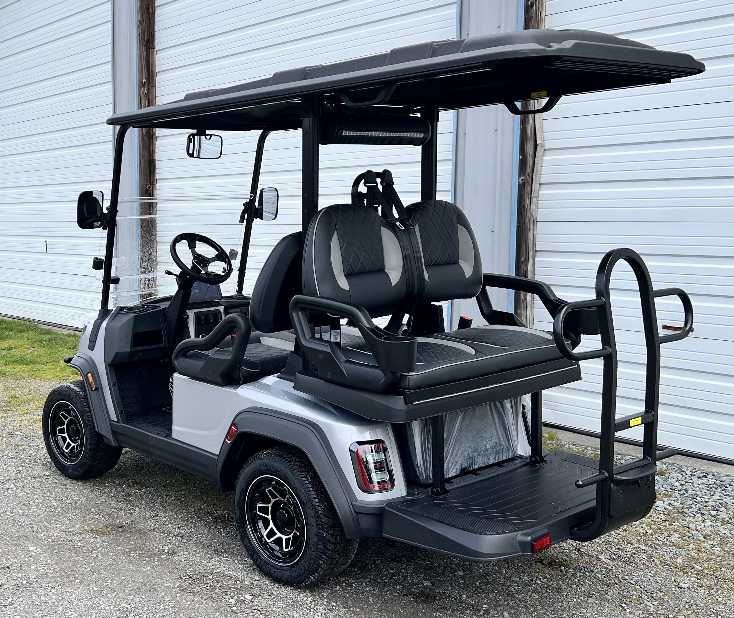 2026 ICON i40X Electric - Lithium - SILVER Golf Car - Electric
