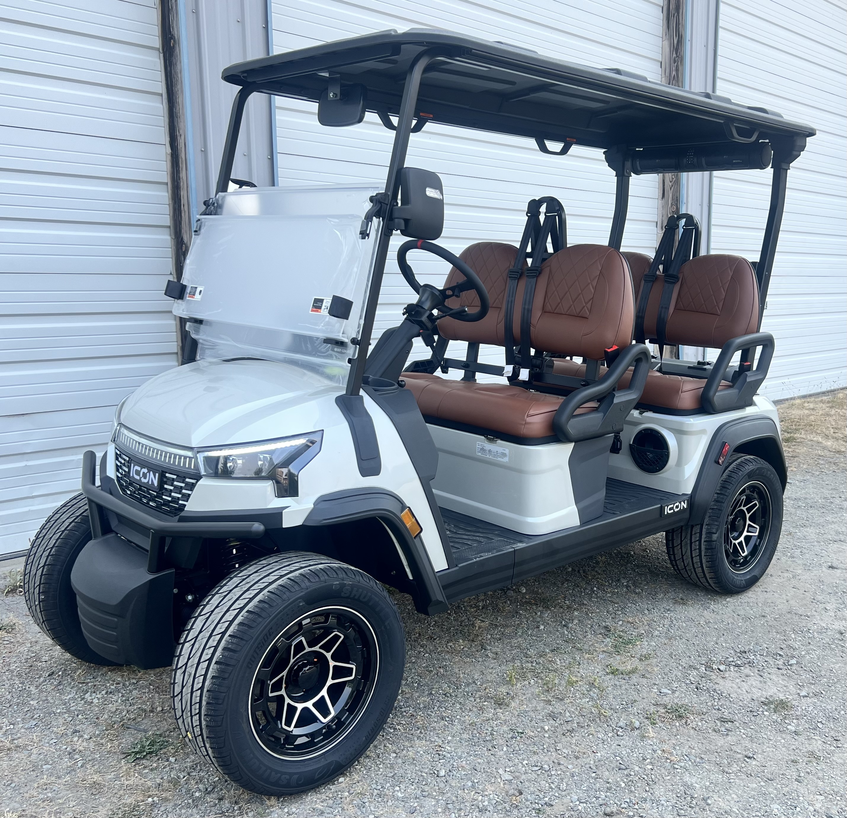 2026 ICON EV i40FX - White Golf Car - Electric